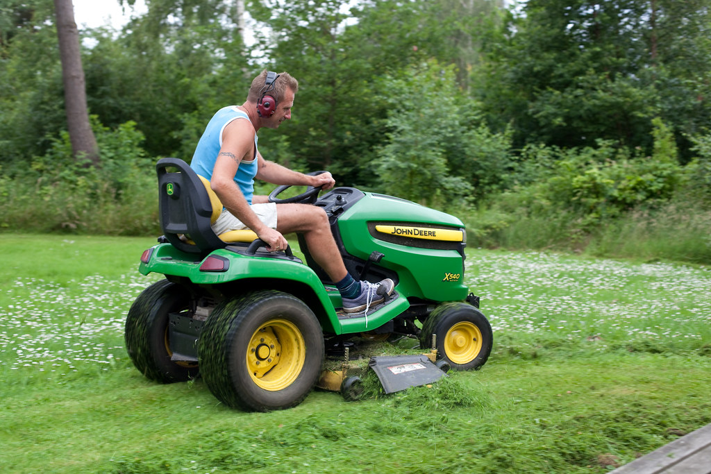 John Deere Riding Lawn Mower